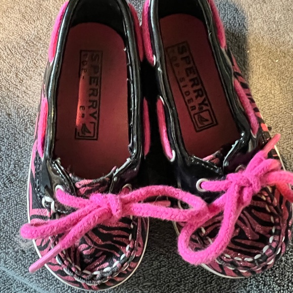 Little girls sperry toddler size 4 - Picture 2 of 4